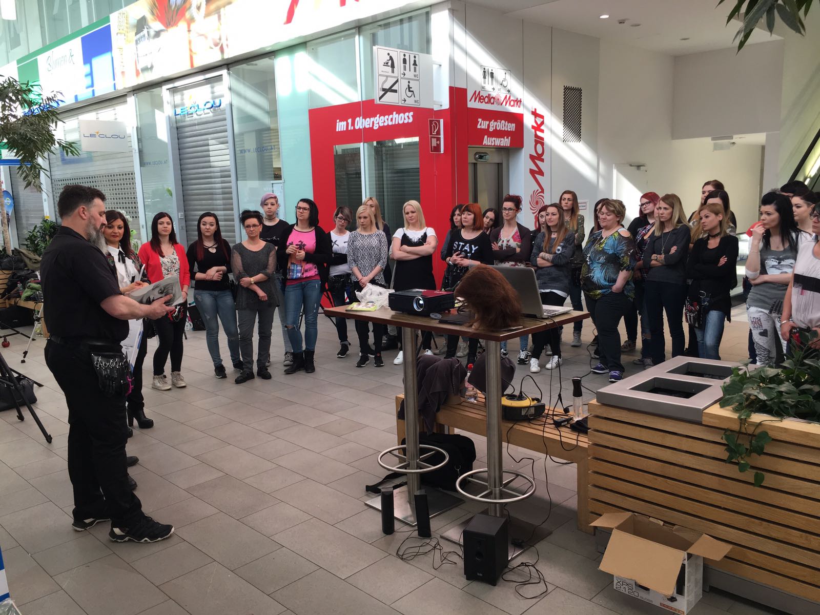 Pivot-Point Cut&Styling-Seminar 2017 (1 von 21)